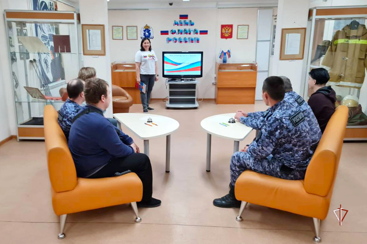 Росгвардия приняла участие в праздновании Дня государственного флага на Ямале