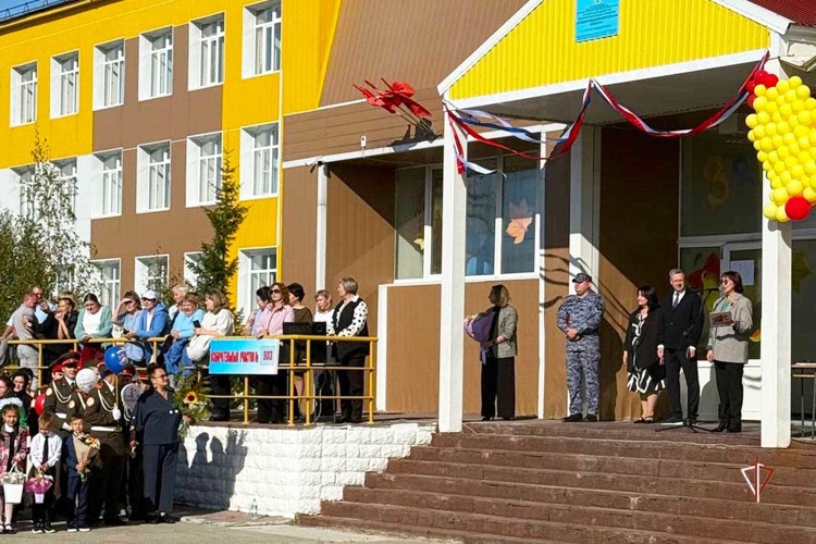 Росгвардия приняла участие в праздничных мероприятиях ко Дню знаний на Ямале