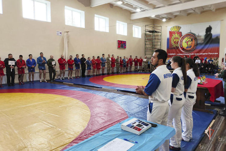 Ямальские росгвардейцы стали призёрами Чемпионата Уральского округа Росгвардии по самбо (видео)