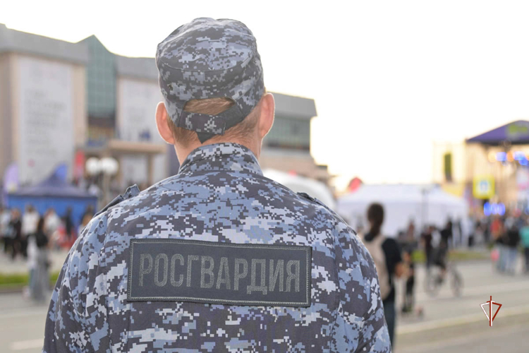 Росгвардия обеспечила безопасность проведения Единого дня голосования и празднования юбилея столицы Ямала