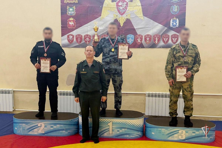 Ямальские росгвардейцы стали призёрами Чемпионата Уральского округа Росгвардии по самбо (видео)