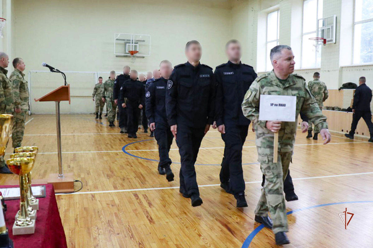 Сборная команда Ямальского управления Росгвардии завоевала бронзу на чемпионате Уральского округа по военно-спортивному многоборью