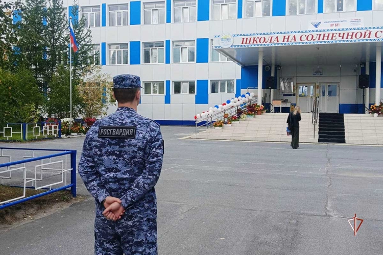Росгвардия приняла участие в праздничных мероприятиях ко Дню знаний на Ямале