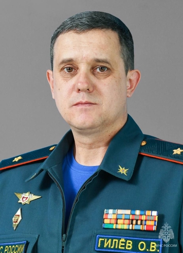 Начальник Главного управления МЧС России по Ямало-Ненецкому автономному округу Олег Гилëв поздравил сотрудников вневедомственной охраны Росгвардии