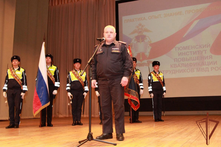 В Тюмени завершили профессиональное обучение сотрудники вневедомственной охраны Росгвардии