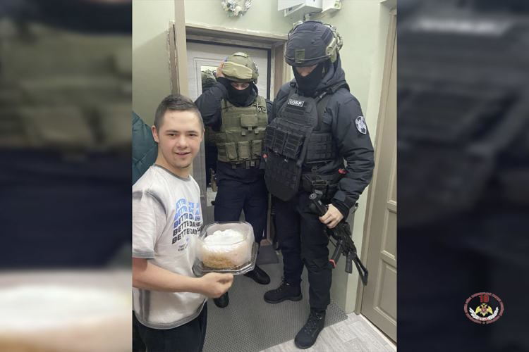 Бойцы Росгвардии исполнили мечту молодого ямальца  в рамках акции «Ёлка желаний»