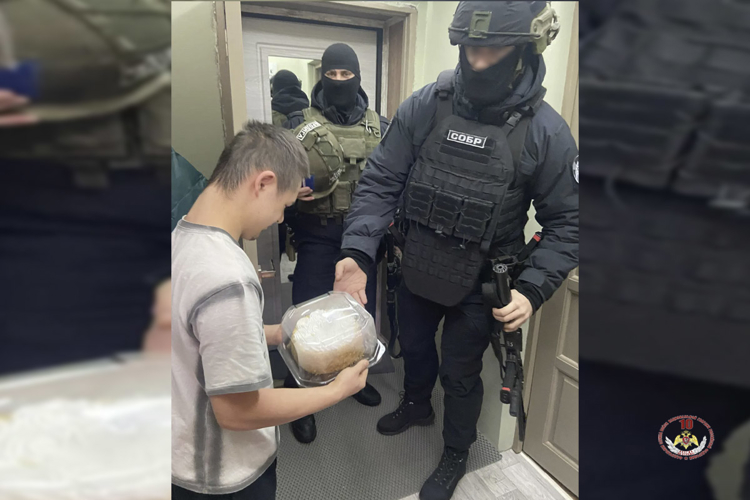 Бойцы Росгвардии исполнили мечту молодого ямальца  в рамках акции «Ёлка желаний»