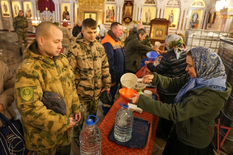В главном храме Росгвардии прошло крещенское богослужение