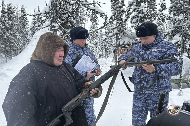 Росгвардия проводит масштабную проверку законности владения охотничьим оружием на Ямале (видео)