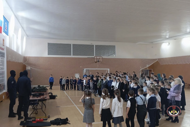 На Ямале росгвардейцы организовали урок мужества в преддверии Дня защитника Отечества