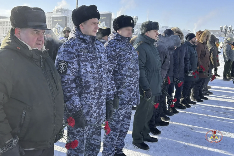 На Ямале военнослужащие и сотрудники Росгвардии приняли участие в памятных мероприятиях, посвященных Дню защитника Отечества