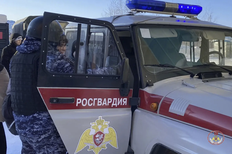 На Ямале продолжаются «Дни Росгвардии»: школьники знакомятся с деятельностью ведомства