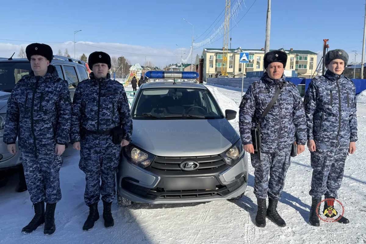 На Ямале  росгвардейцы задержали поджигателя квартиры и помогли тушить пожар
