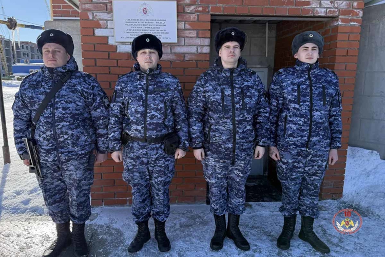 На Ямале  росгвардейцы задержали поджигателя квартиры и помогли тушить пожар