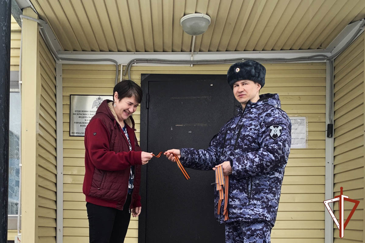 Росгвардия присоединилась ко Всероссийской патриотической акции «Георгиевская ленточка» на Ямале