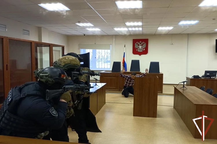 На Ямале при содействии СОБР Росгвардии прошли межведомственные учения