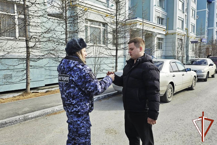 Росгвардия присоединилась ко Всероссийской патриотической акции «Георгиевская ленточка» на Ямале