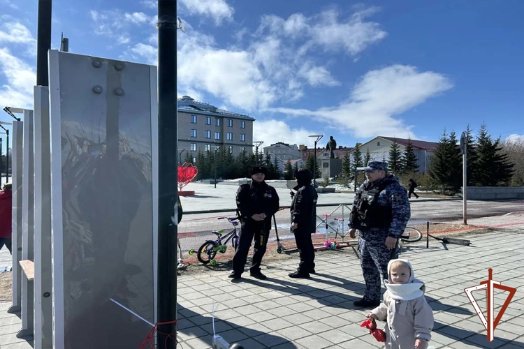 На Ямале росгвардейцы обеспечили охрану общественного порядка в период празднования 1 Мая