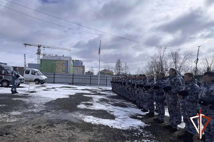 Новобранцы ОМОН «Север» на Ямале присягнули на верность Отечеству в преддверии Дня Победы