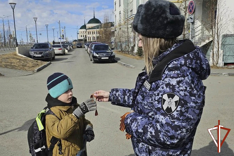Росгвардия присоединилась ко Всероссийской патриотической акции «Георгиевская ленточка» на Ямале