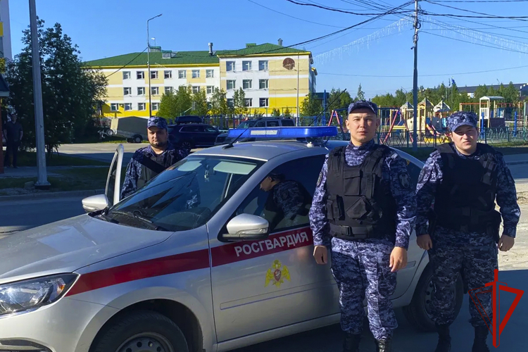 На Ямале благодаря оперативным действиям росгвардейцев спасен пострадавший в результате ДТП пешеход