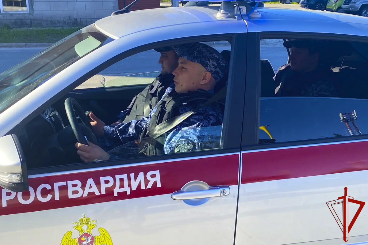 На Ямале благодаря оперативным действиям росгвардейцев спасен пострадавший в результате ДТП пешеход
