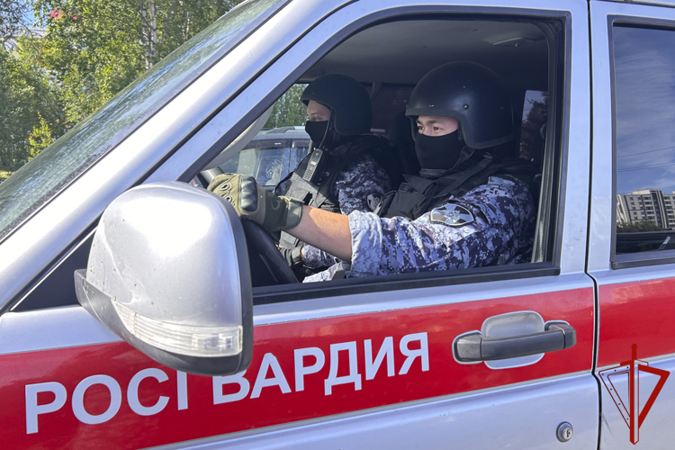 На Ямале вневедомственная охрана Росгвардии отработала действия при тревоге на охраняемом объекте