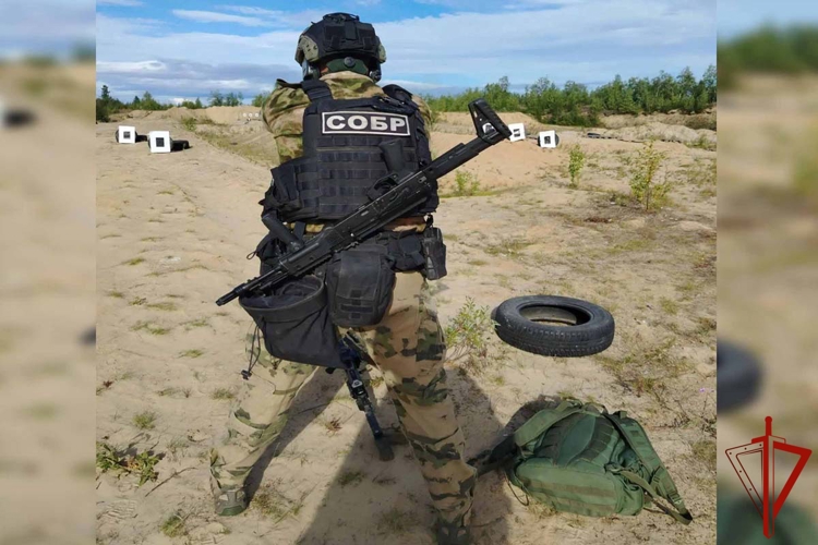 Сотрудники СОБР «Варк» повышают боевое мастерство на Ямале