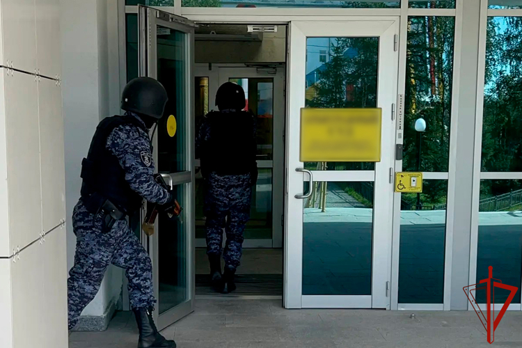 На Ямале вневедомственная охрана Росгвардии отработала действия при тревоге на охраняемом объекте