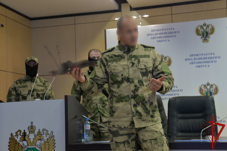 Офицеры спецназа Росгвардии провели практическое занятие для сотрудников прокуратуры на Ямале