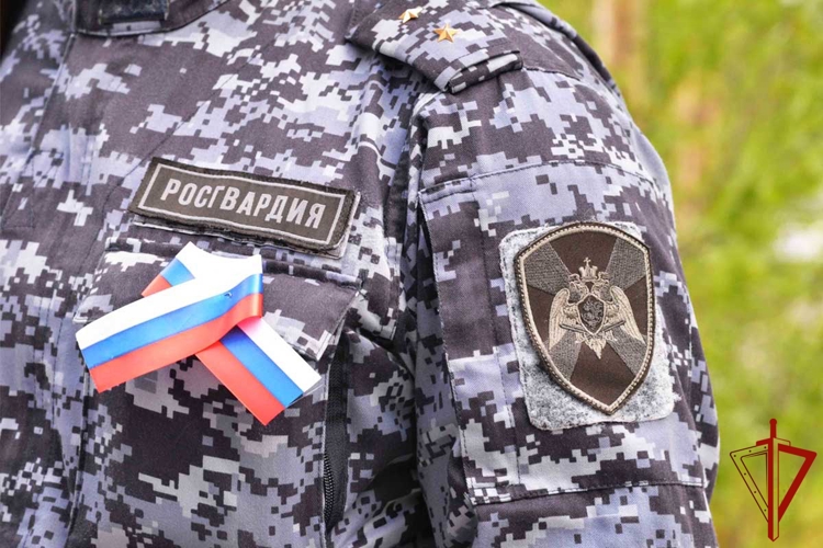 На Ямале росгвардейцы приняли участие в праздновании Дня Государственного флага 
