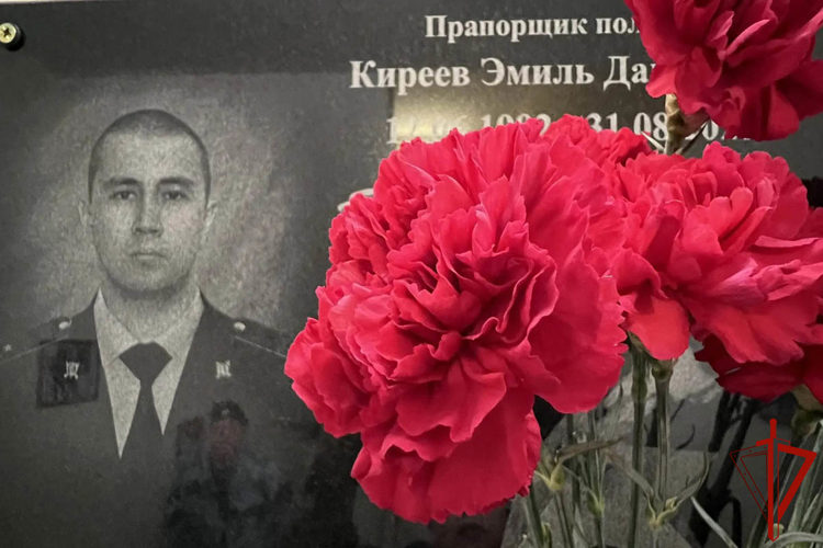 На Ямале бойцы ОМОН «Север» почтили память боевого товарища