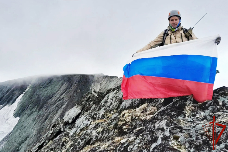 Военнослужащий Росгвардии принял участие в чемпионате по альпинизму на Ямале (видео)