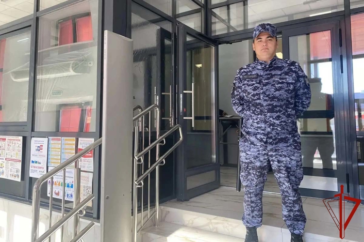 Росгвардия приняла участие в обеспечении безопасности праздничных мероприятиях ко Дню знаний на Ямале