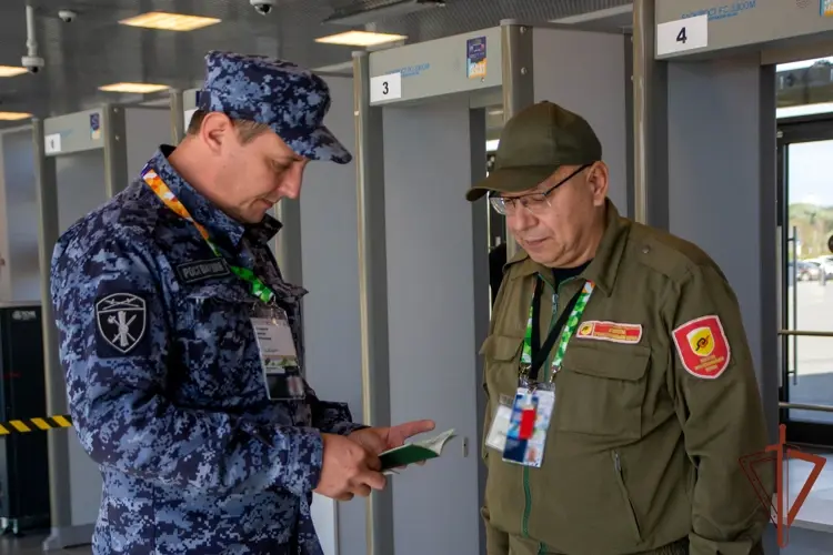 В Уральском округе Росгвардии подвели итоги обеспечения безопасности Международного молодежного фестиваля 